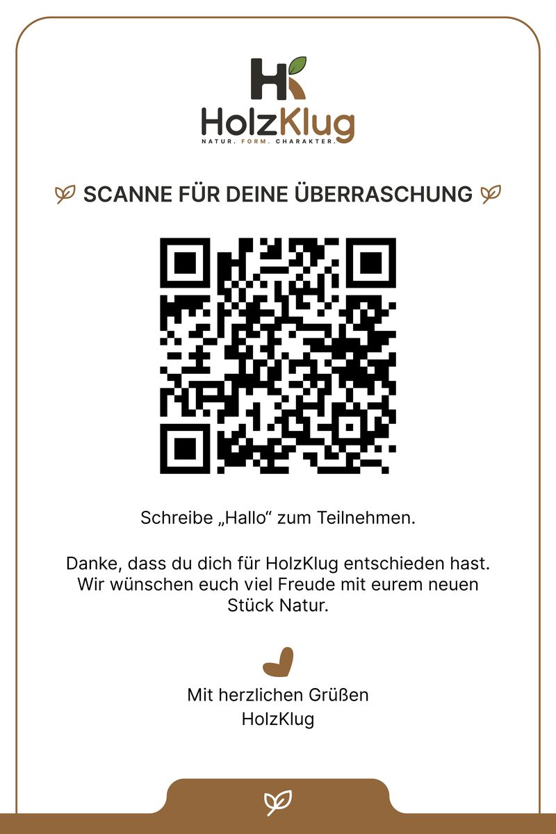 HolzKlug Beilegekarte, Vorderseite: QR-Code mit der Einladung „Scanne für deine Überraschung